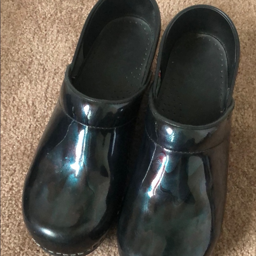 Sanita Oil Print Clogs Size 38